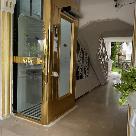 Belka Golf Luxury Poolside Apartamento