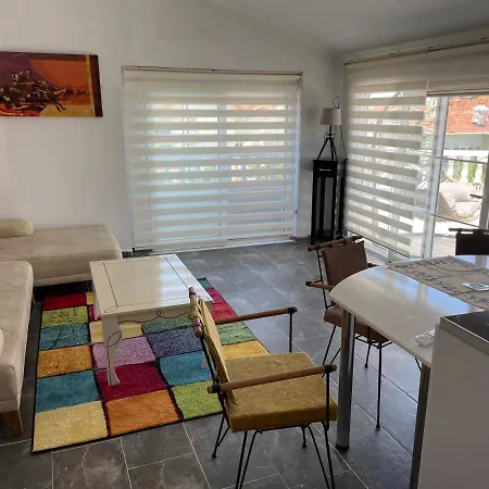 Belka Golf Luxury Poolside Apartamento